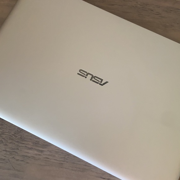 Computer - Picture 2 of 2